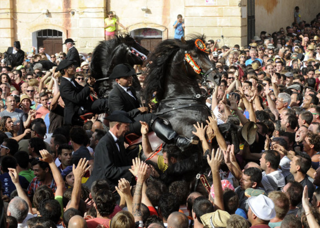 Imagen tomada durante los festejos de Sant Joan de Ciutadella que se...