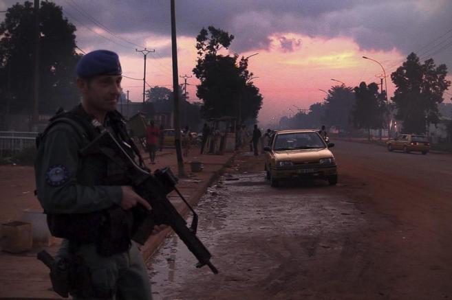 Miembros de la Guardia Civil en un distrito de Bangui.