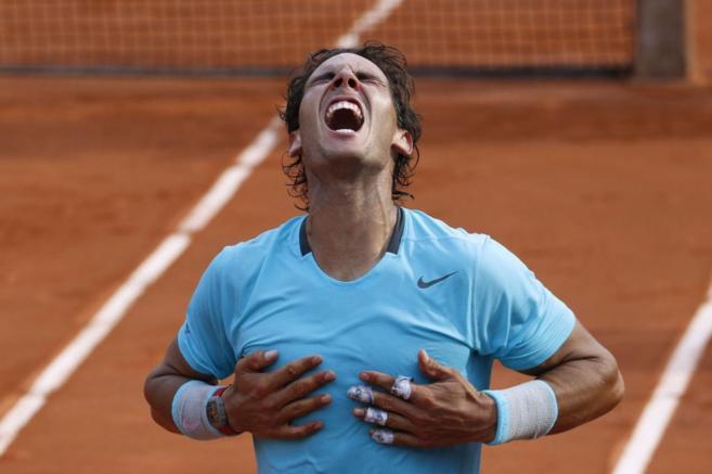 Rafa Nadal celebra la victoria en la final de Roland Garros