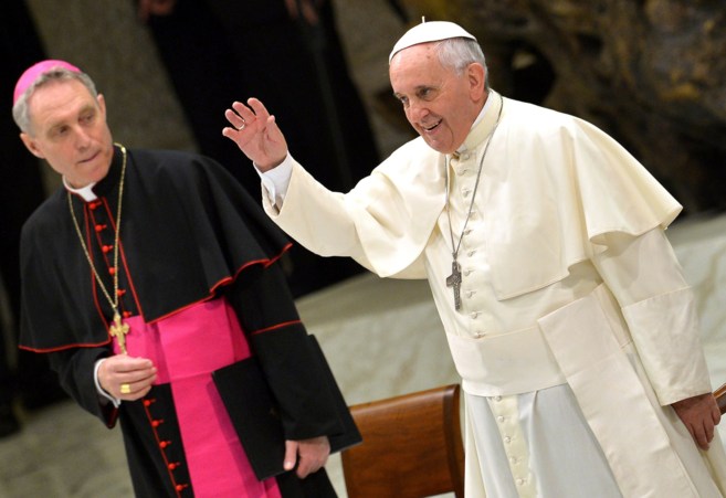 El Papa Francisco, a su llegada a la audiencia semanal en el Vaticano.