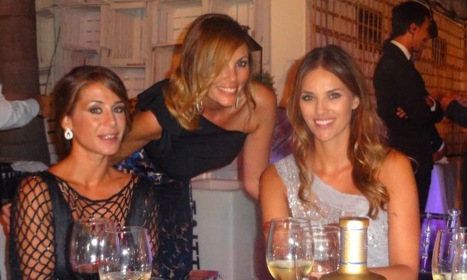 Elena Tablada  disfrut del evento en Marbella, y comparti mesa...