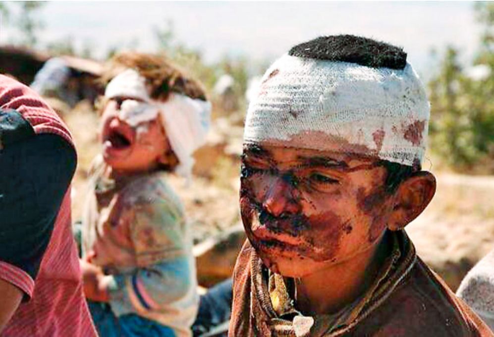 Los kurdos que encontraron a estos nios burlando el asedio del IS...