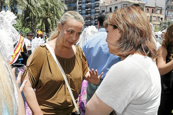 La alcaldesa de Alicante, Sonia Castedo, y la coordinadora general del...