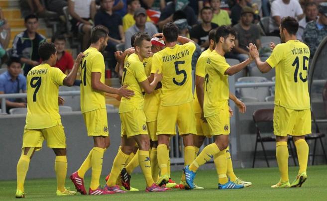 El Villarreal celebra uno de los goles conseguidos en el Astana Arena.