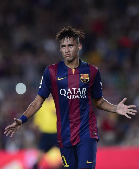 Neymar celebra uno de los dos goles anotados en el Gamper.