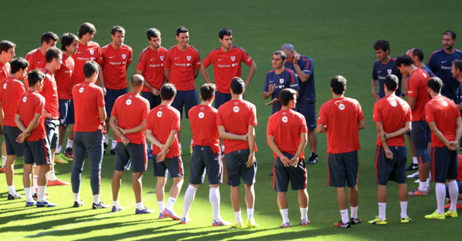 Los jugadores del Athletic Club durante un entrenamiento en el estadio...