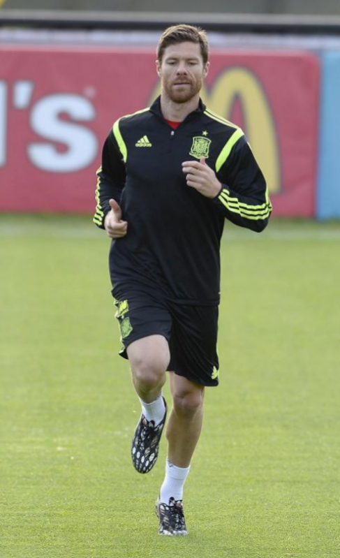 Xabi Alonso, durante un entrenamiento con la seleccin.
