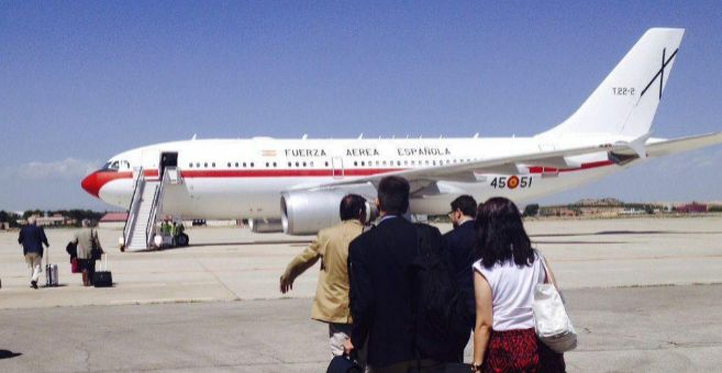 El Airbus 310 en el que viaja Margallo a Bali, averiado en Abu Dhabi.