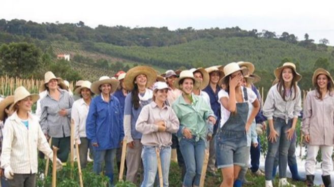 Mujeres solteras en Comunidad (Lima)