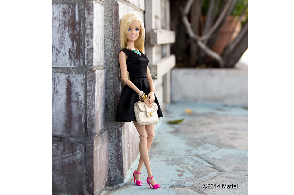 Barbie es la nueva 'cool hunter' de Instagram. La mueca se aventura...