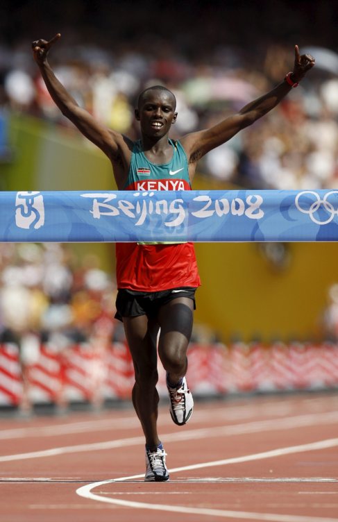Sammy Wanjiru gana el oro en maratn en los Juegos de Pekn