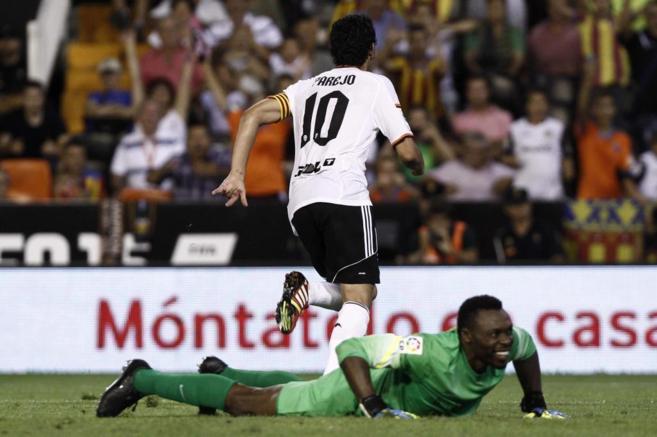 Parejo celebra el segundo gol ante un desolado Kameni.