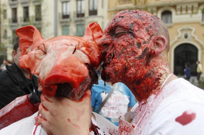 modelo Peladura diferente a Los zombis toman las calles de Collado Villalba | Madrid | EL MUNDO