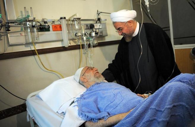 El presidente iran, Hasn Rohani, visita al ayatol Jamenei tras...