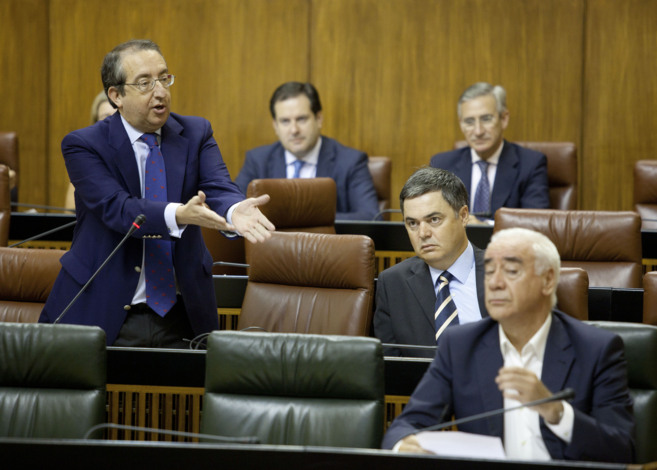 El diputado del PP Rafael Salas le pide explicaciones al consejero...
