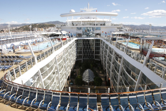 El crucero más grande del mundo, of the Seas, llega a Málaga | Málaga | EL MUNDO