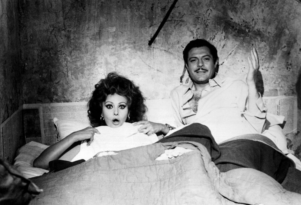 Juntos protagonizaron "La bella campesina" (1955); "Crnica familiar"...