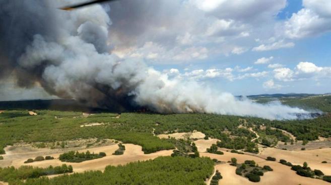 Imagen facilitada por el 112 de Murcia sobre el incendio forestal que...