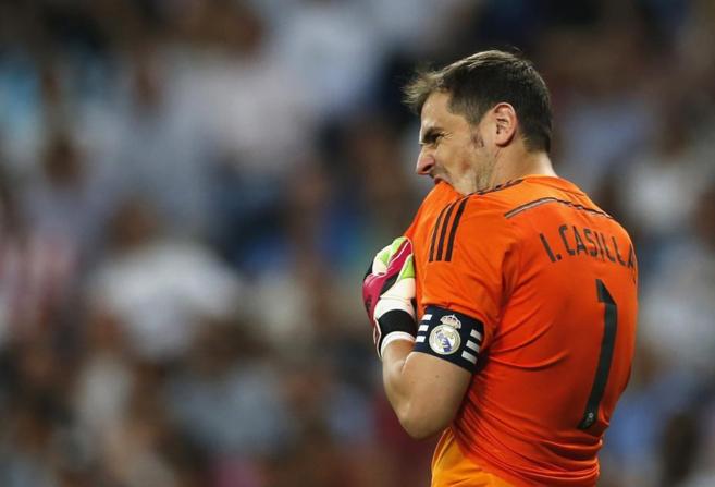 Iker Casillas se lamenta de la derrota sufrida contra el Atltico de...