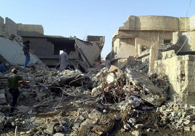 Las ruinas de un edificio tras un ataque areo en Faluya a principios...