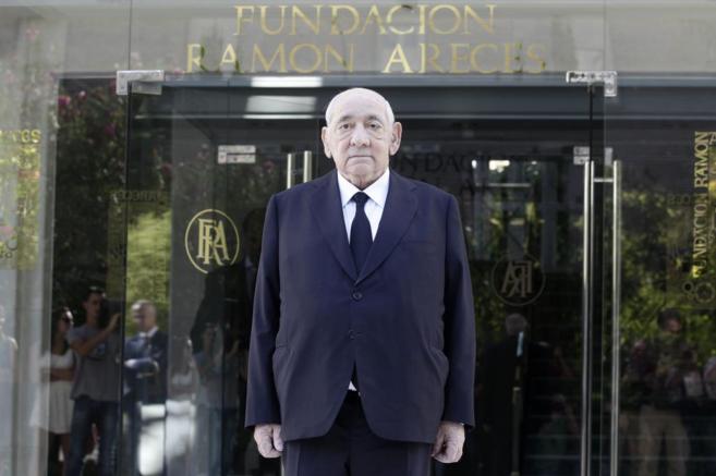 Isidoro Álvarez posa para la prensa antes de la última Junta de...