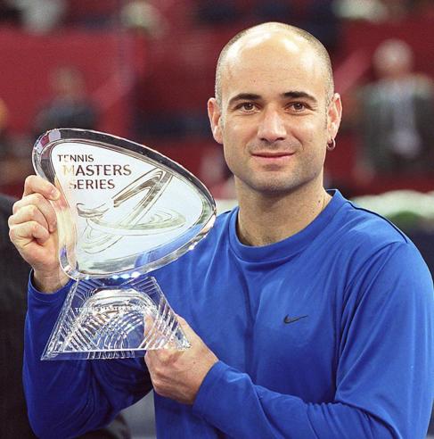 Agassi, en una imagen de 2002, tras ganar el Master Series de Madrid.
