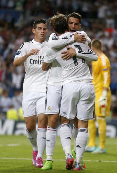 James, Bale y CR7 celebran el tanto del portugus.