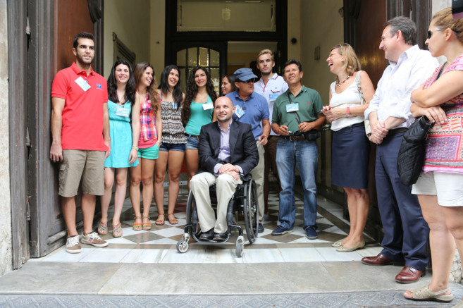El concejal de Movilidad, Ral Lpez, y los participantes en la...