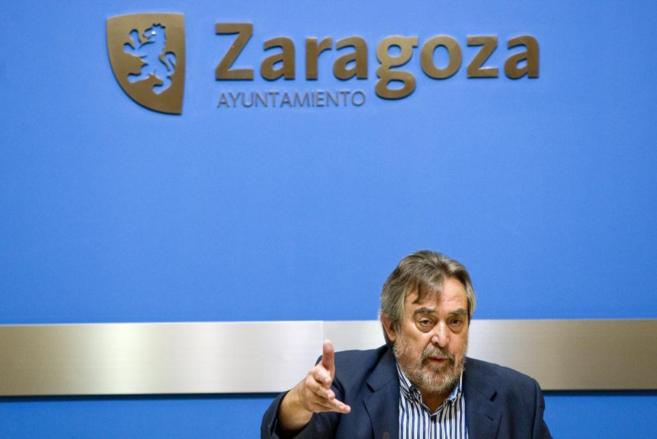 Juan Alberto Belloch, durante la rueda de prensa en Zaragoza.