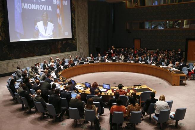 Los miembros del Consejo de Seguridad de la ONU en la reunión sobre...