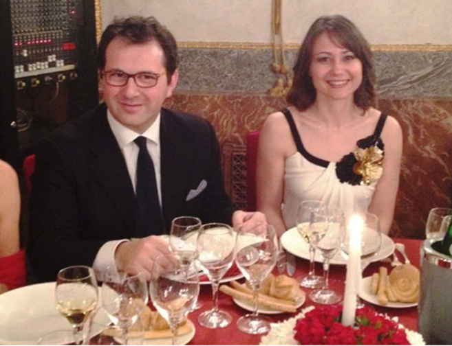 Filippo Ghirelli, junto a su esposa, en una foto reciente.