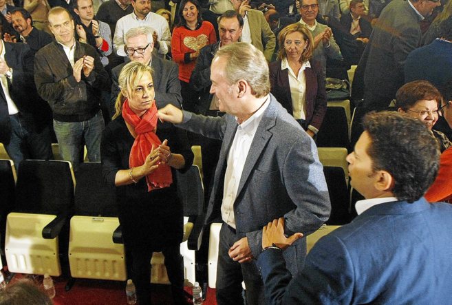 La alcaldesa de Alicante y Alberto Fabra, en el mitin de las...
