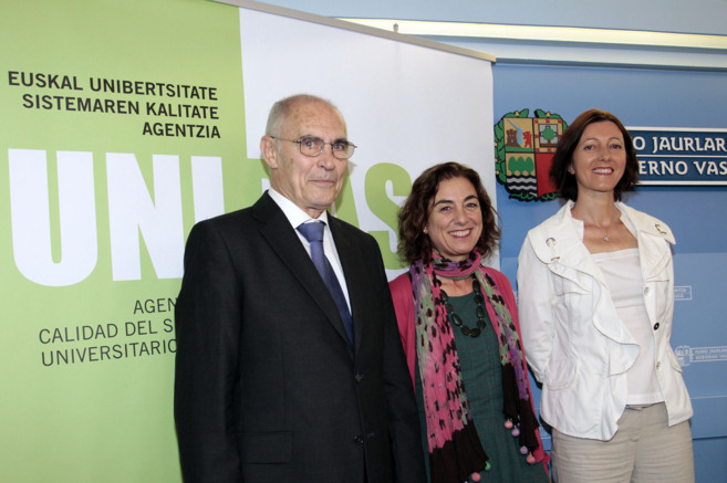 Juan Andrés Legarreta, Cristina Uriarte e Itziar Alkorta.
