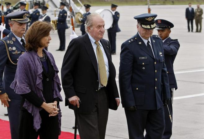 Don Juan Carlos, a su llegada a Bogot para la investidura del...