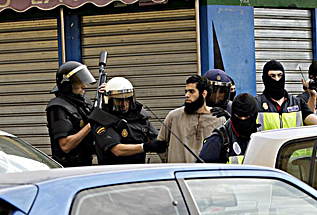 Un detenido en el barrio de la Caada de Hidum en Melilla.