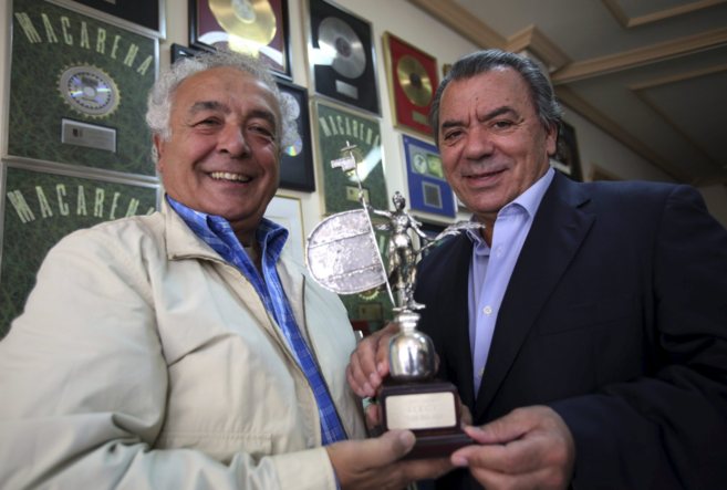 Antonio Romero y Rafael Ruiz, con algunos de los reconocimientos...