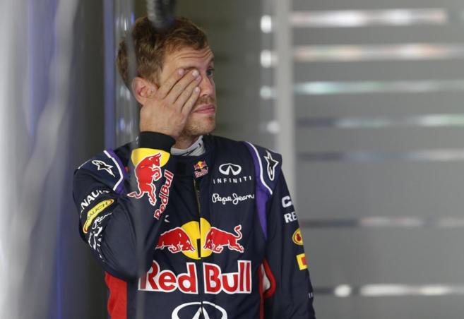 Sebastian Vettel, en el box de Red Bull en Suzuka.