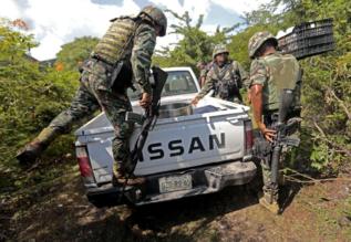 Marines mexicanos llegan a Iguala (Guerrero).