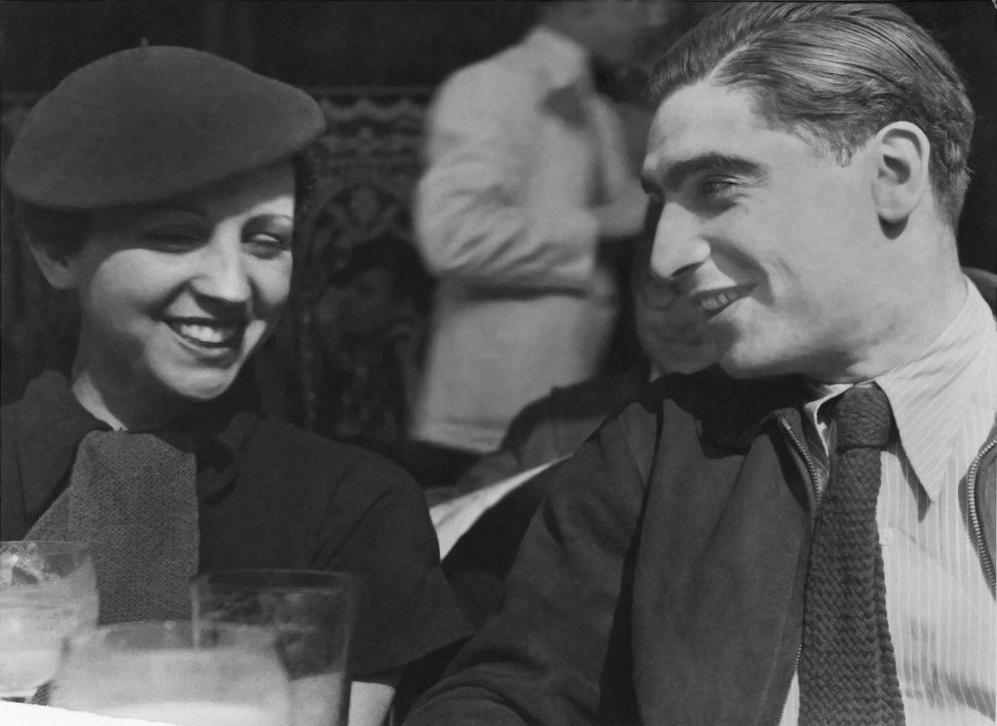 La fotorreportera Gerda Taro con Robert Capa.