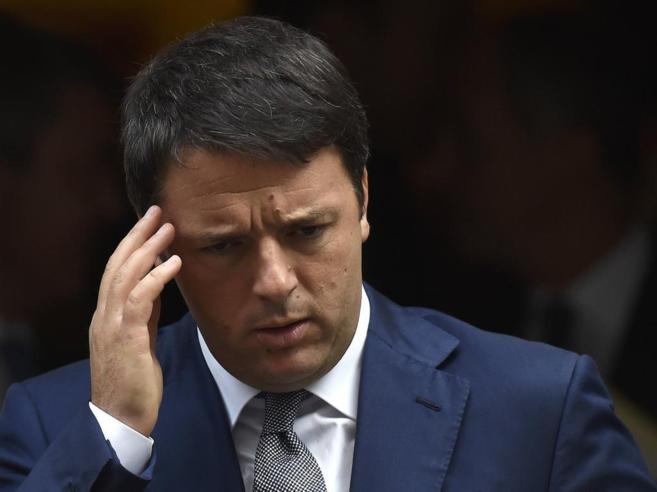 El primer ministro italiano Matteo Renzi, al abandonar Downing Street.