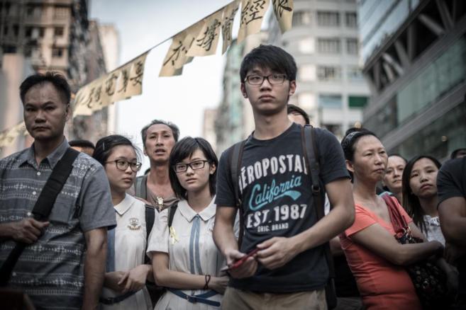 Estudiantes prodemocracia en las calles de Hong Kong, antes del...
