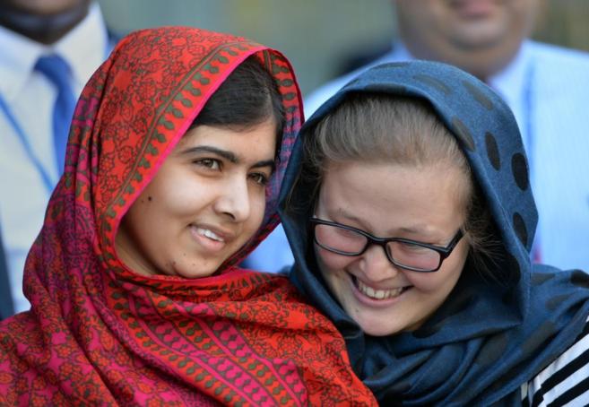 Malala Yousafzai, durante un encuentro con estudiantes en la sede de...