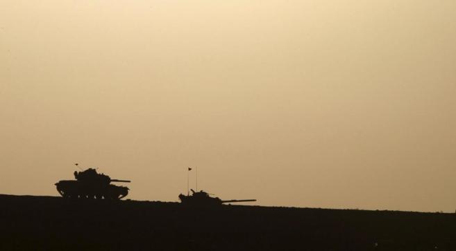 Tanques del Ejrcito turco en la frontera siria