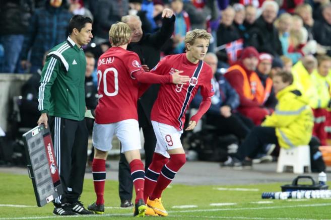 degaard debutando con la seleccin noruega en un partido de...