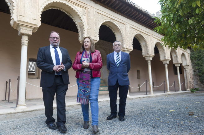 La directora del Patronato de la Alhambra, María del Mar Villafranca,...