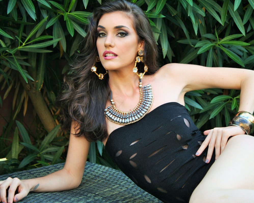 Celia Vallespir, la candidata a ganar Miss Supranacional 2014, luce un...