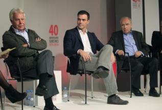Pedro Snchez, con el ex presidente del Gobierno Felipe Gonzlez y...