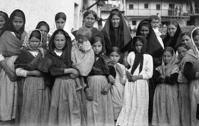 Grupo de mujeres, El Hornillo (Avila). Entre 1921-1922