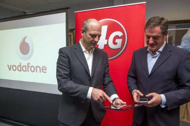Los directivos de Vodafone Juan Antonio Gomarra y scar Ortueta.