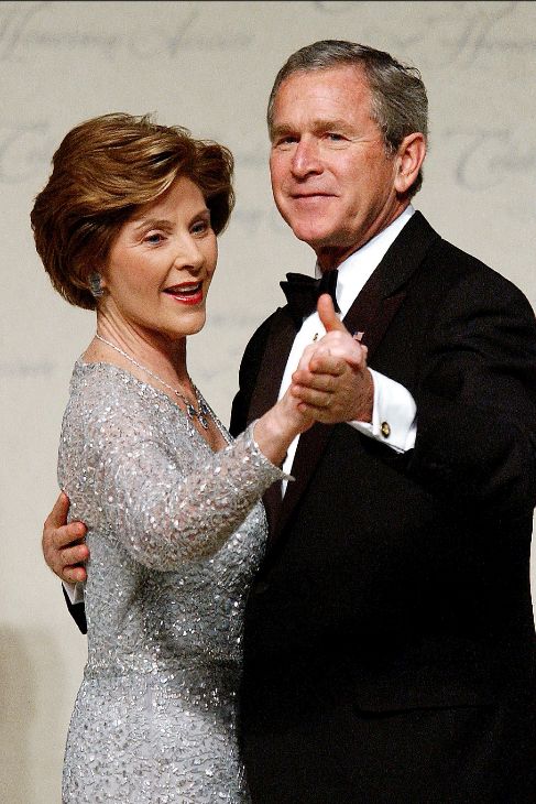 Laura Bush. La esposa de George Bush eligi uno de los diseos del...